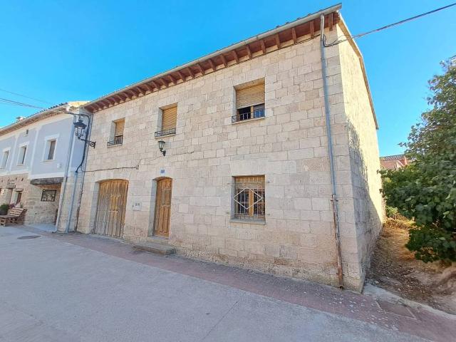Chalet en venta en Hontanas, Burgos