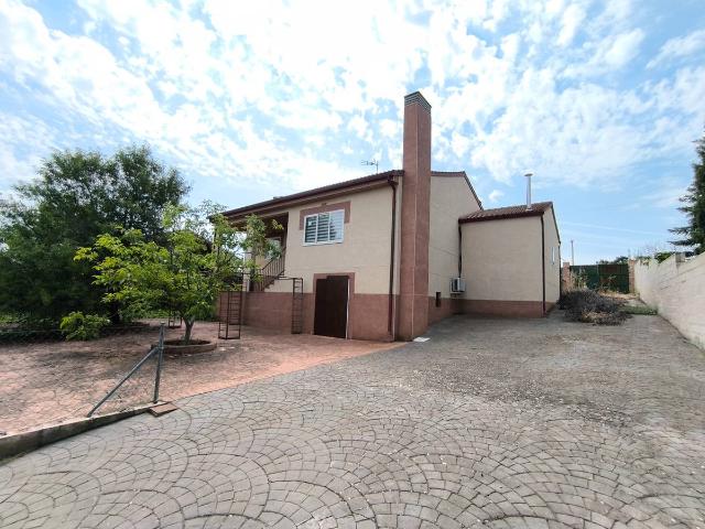 Villa en venta en Hontoba