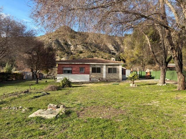 Chalet en venta en Hontoba, Castilla-La Mancha