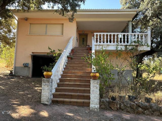 Villa en venta en Hontoba
