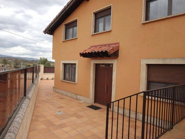 Chalet en venta en Hortigüela, Burgos