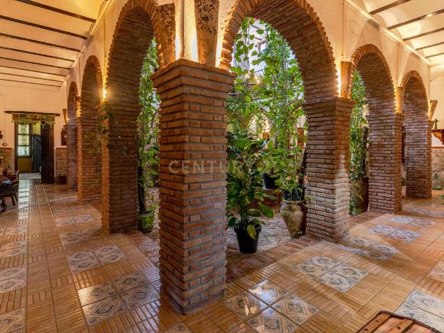 Chalet en venta en Huelma, Jaén