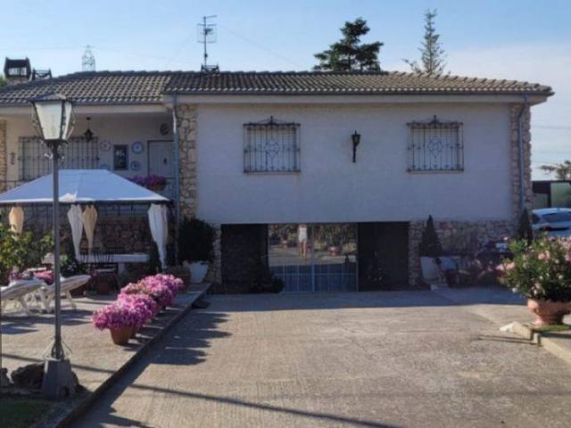 Chalet en venta en Husillos, Castilla y León