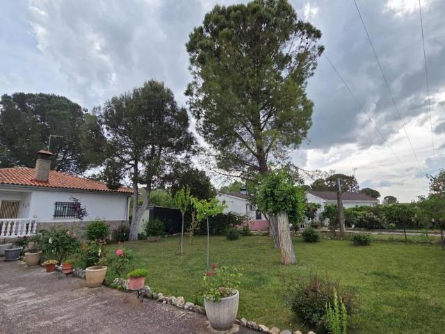 Villa en venta en Illana