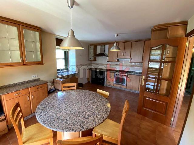 Chalet en venta en Oleiros, A Coruña