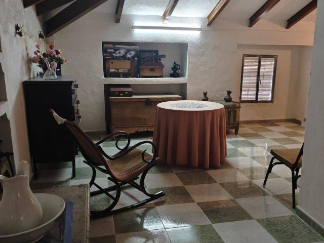 Chalet en venta en Jamilena, Andalucía