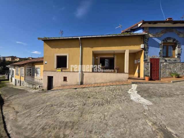 Chalet en venta en Avilés, Asturias