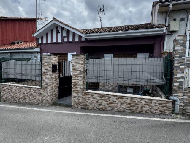 Chalet en venta en Avilés, Asturias