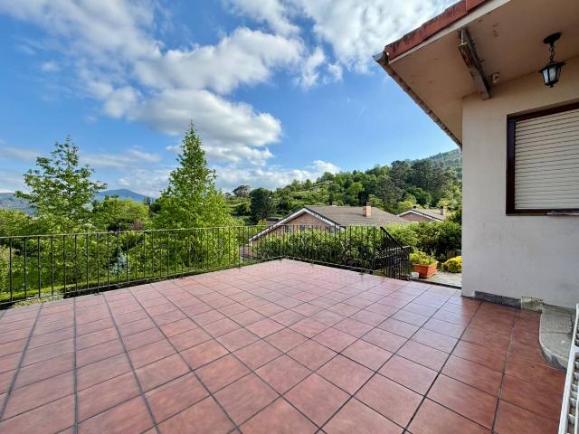 Chalet en venta en Ariz, Basauri