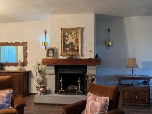 Villa en venta en La Adrada