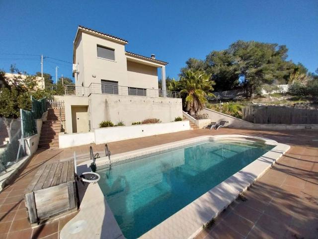 Villa en venta en La Bisbal Del Penedès