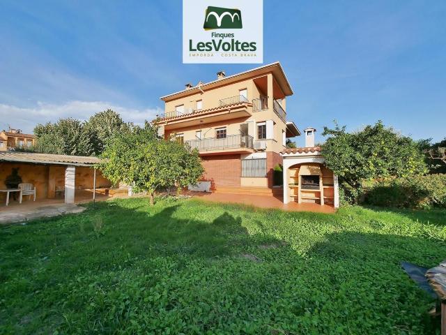Villa en venta en La Bisbal D'empordà