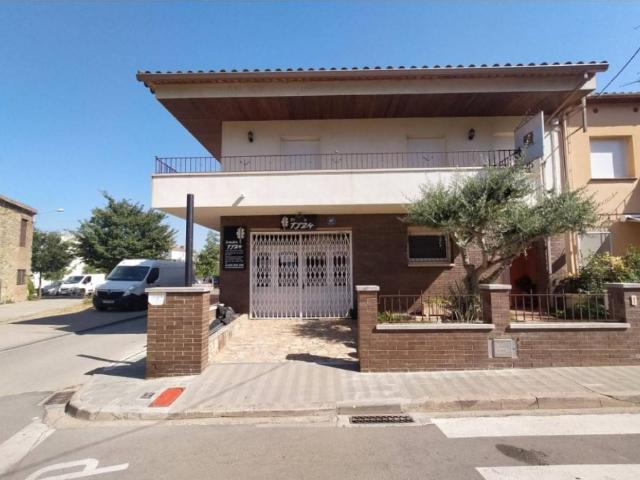 Villa en venta en La Bisbal D'empordà
