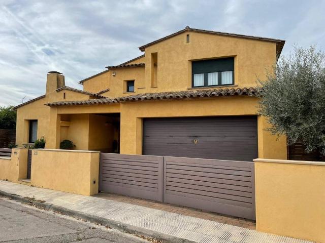Villa en venta en La Bisbal D'empordà