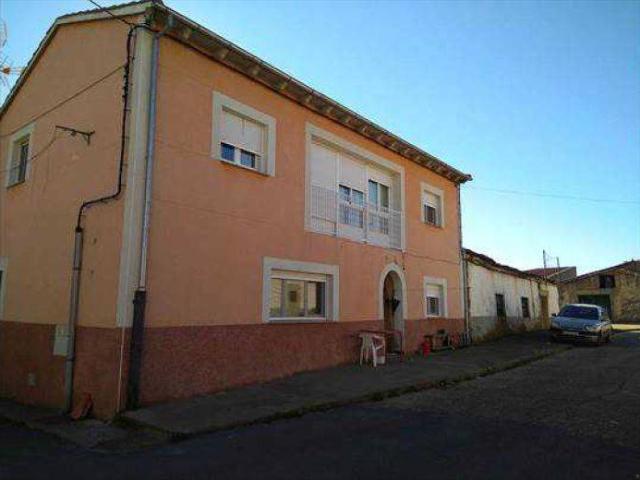 Villa en venta en La Cabeza De Béjar