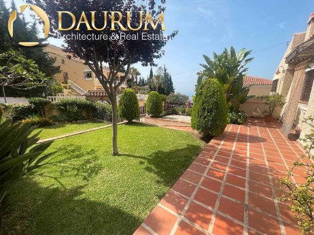 Villa en venta en Rincón De La Victoria