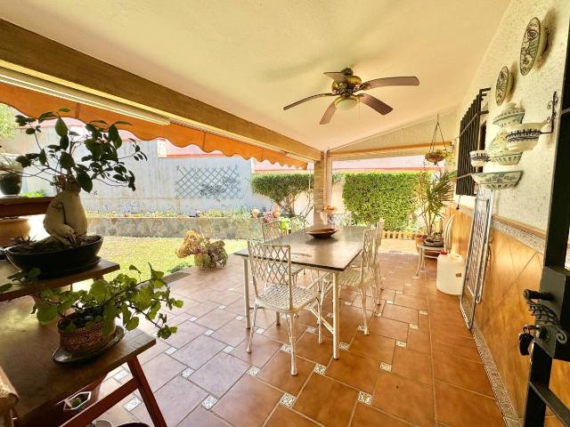 Villa en venta en Rincón De La Victoria