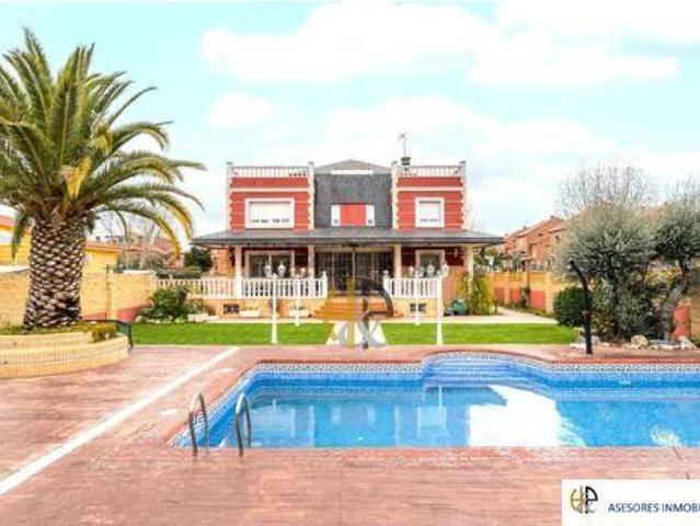 Villa en venta en Arroyomolinos