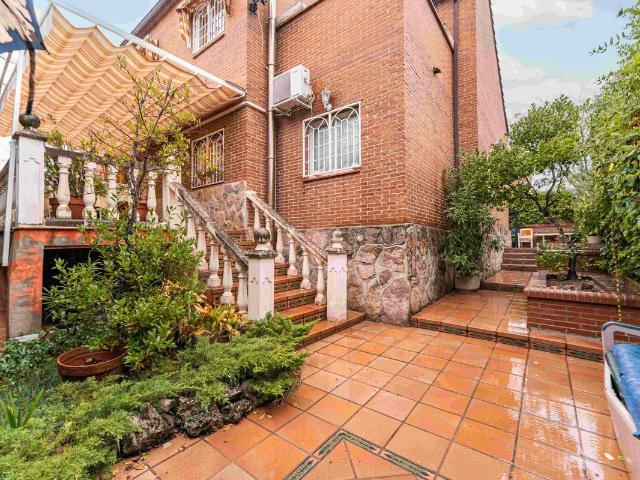 Chalet en venta en Arroyomolinos, Madrid