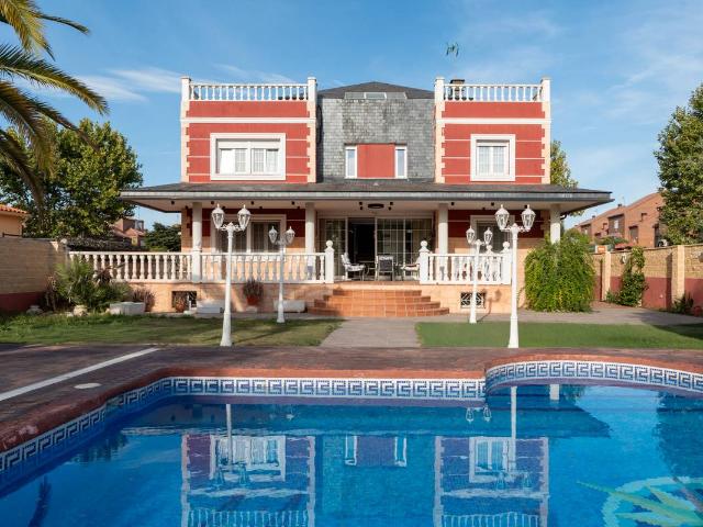 Chalet en venta en Arroyomolinos, Madrid