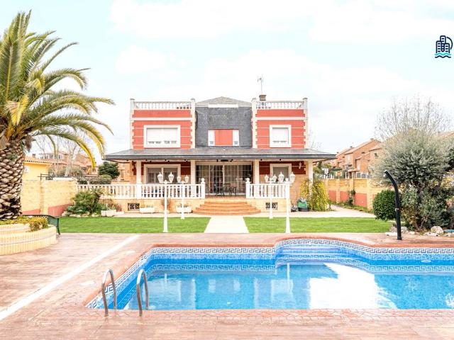 Villa en venta en Arroyomolinos