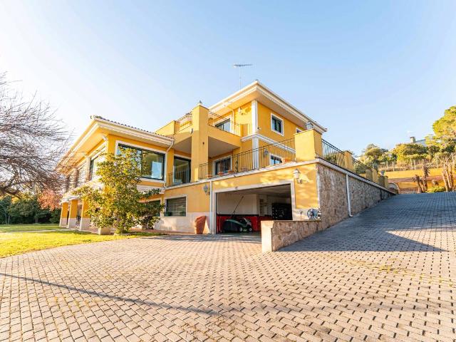 Chalet en venta en Arroyomolinos, Madrid