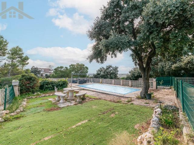 Villa en venta en Arroyomolinos, El Encinar
