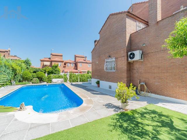 Chalet en venta en Arroyomolinos, Madrid