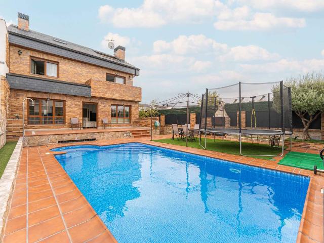 Chalet en venta en Arroyomolinos, Madrid