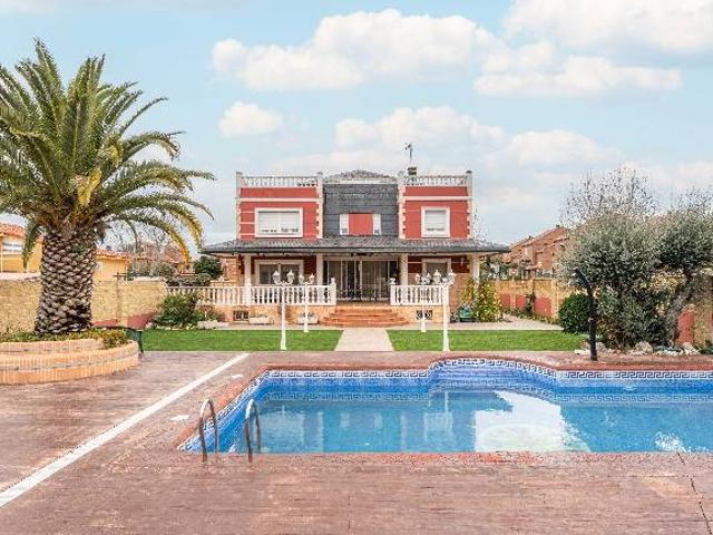 Villa en venta en Arroyomolinos