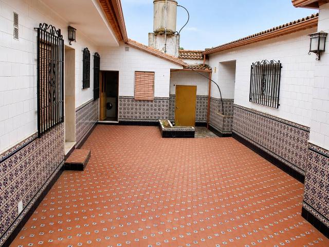 Chalet en venta en La Carlota, Andalucía