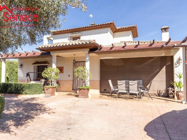 Chalet en venta en La Carlota, Andalucía