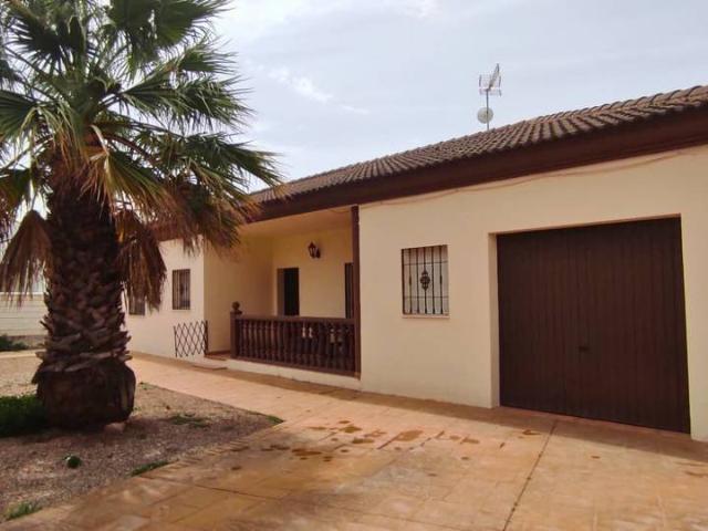 Chalet en venta en La Carlota, Andalucía