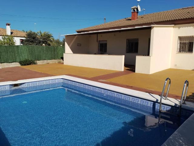 Chalet en venta en La Carlota, Andalucía