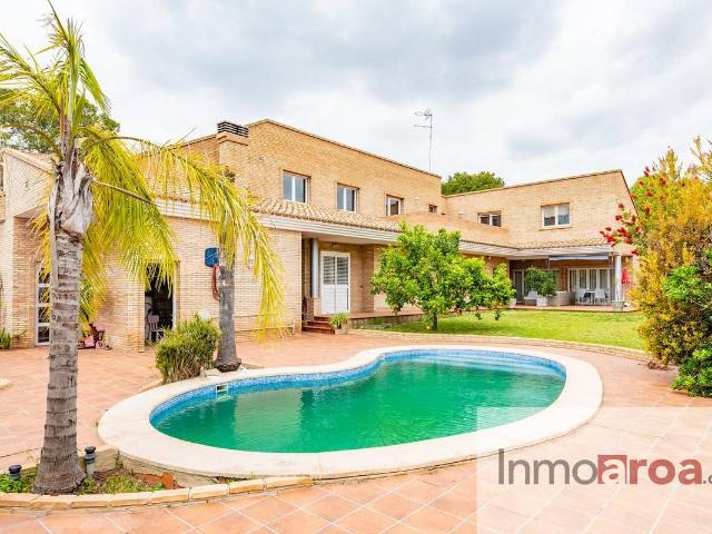 Chalet en venta en l'Horta Nord, Valencia