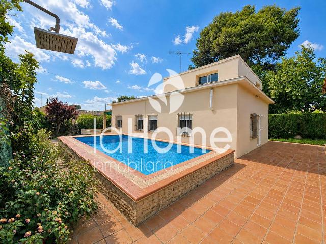Chalet en venta en l'Horta Nord, Valencia