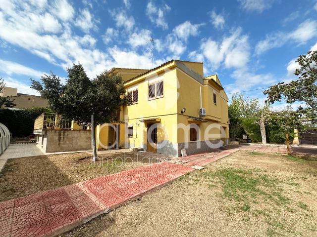 Chalet en venta en l'Horta Nord, Valencia