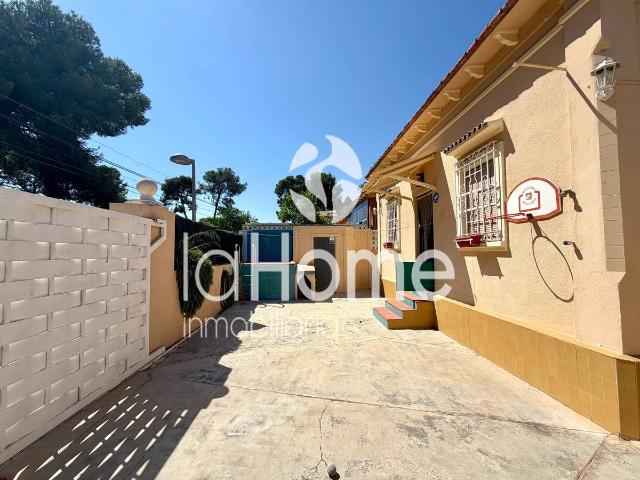 Chalet en venta en l'Horta Nord, Valencia