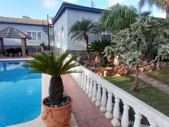 Chalet en venta en l'Horta Nord, Valencia