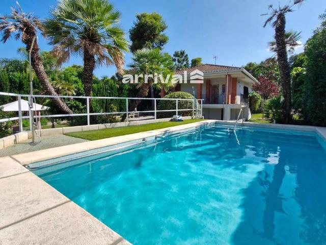 Chalet en venta en l'Horta Nord, Valencia