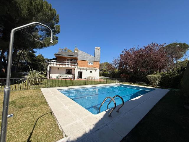 Chalet en venta en Rozas De Puerto Real, Madrid