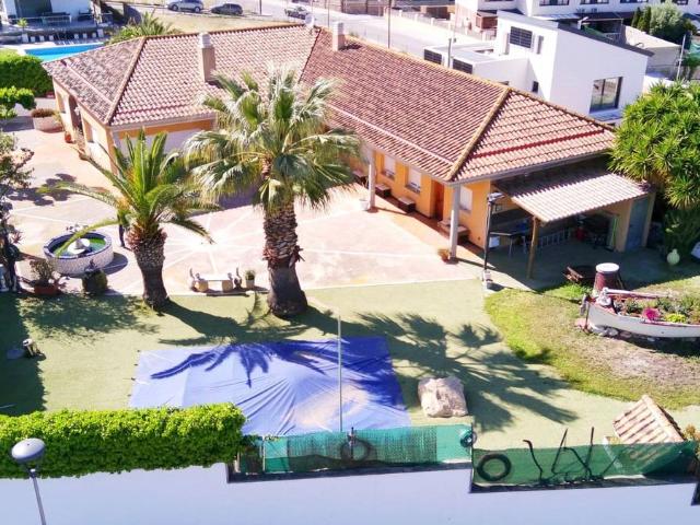 Villa en venta en Vilanova I La Geltrú, Centrevila