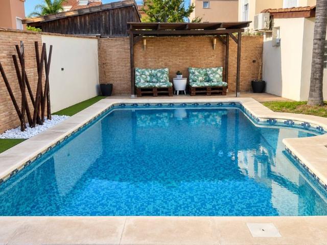 Chalet en venta en la Pobla de Vallbona, València / Valencia