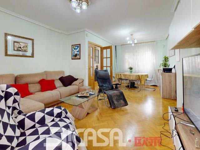 Villa en venta en Parla, La Laguna