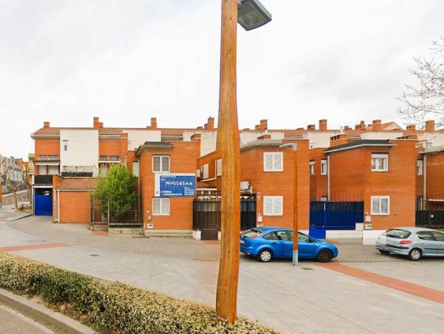 Villa en venta en Arroyo De La Encomienda, Arroyo