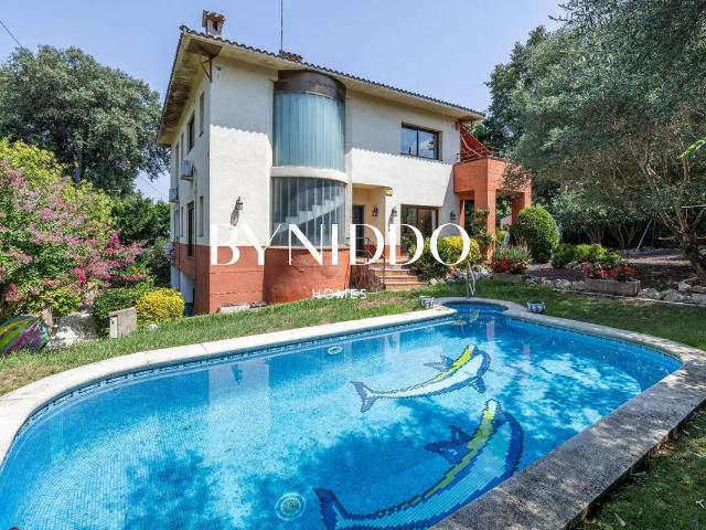 Villa en venta en Sant Cugat Del Vallès