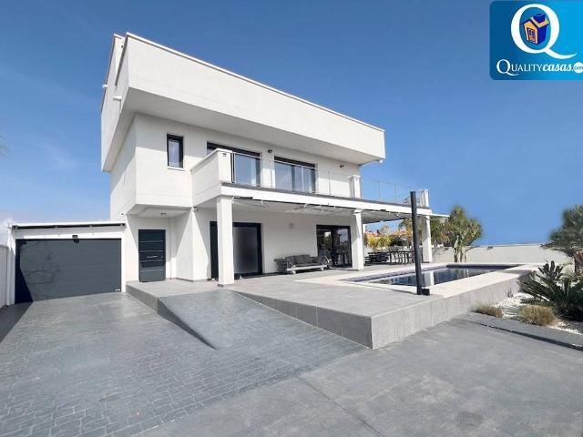 Villa en venta en Sant Joan D'alacant, Benimagrell