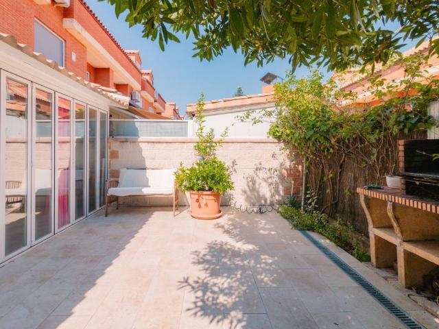 Villa en venta en Alcalá De Henares, Venecia