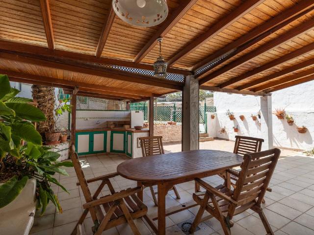 Chalet en venta en San José de las Longueras, Telde