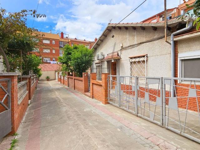 Villa en venta en Cornellà De Llobregat, Centre
